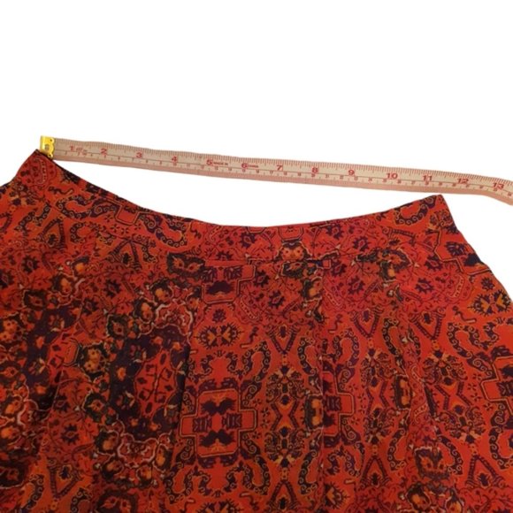 The Fifth Label Red Shorts - Picture 5 of 12